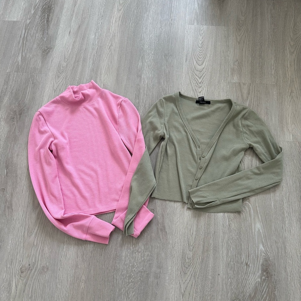 BUNDLE Buy! Two long sleeve tops in size S and M.